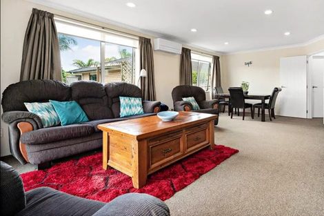 Photo of property in 11 Logan Place, Waiuku, 2123