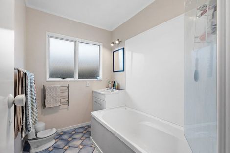 Photo of property in 105 Hillcrest Drive, Kelvin Grove, Palmerston North, 4414