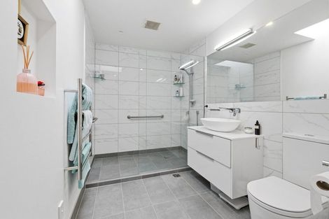 Photo of property in 408/36 Victoria Road, Mount Maunganui, 3116
