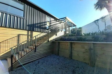 Photo of property in 2 Scott Street, Moturoa, New Plymouth, 4310