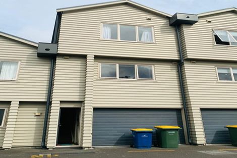 Photo of property in 6/4 Keeling Road, Henderson, Auckland, 0612