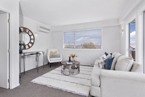 Photo of property in 4/87 Ocean View Road, Hillcrest, Auckland, 0627