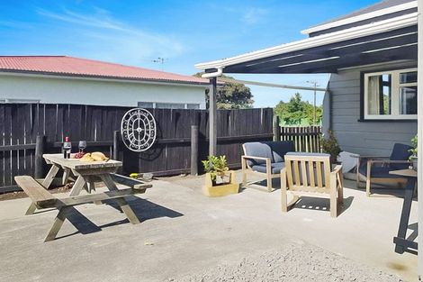 Photo of property in 10 Rira Street, Marton, 4710