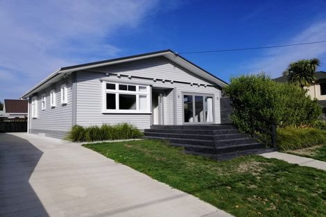 Photo of property in 10f1- Victoria Street, Ebdentown, Upper Hutt, 5018