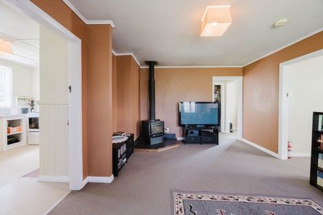 Photo of property in 18 Great North Road, Waipawa, 4210