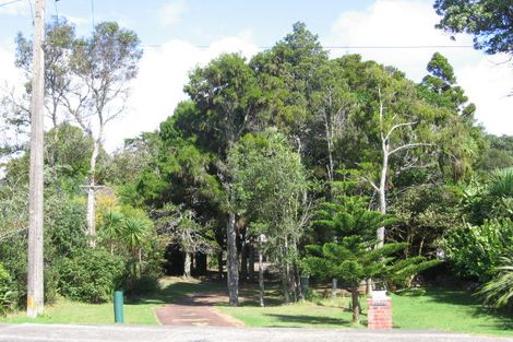 Photo of property in 924 Beach Road, Waiake, Auckland, 0630