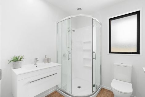 Photo of property in 2/4 Ramore Place, Redwood, 8051