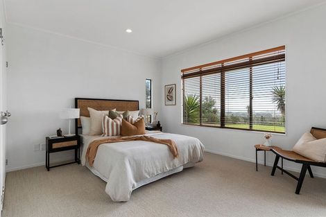 Photo of property in 333 Motutara Road, Muriwai, Waimauku, 0881
