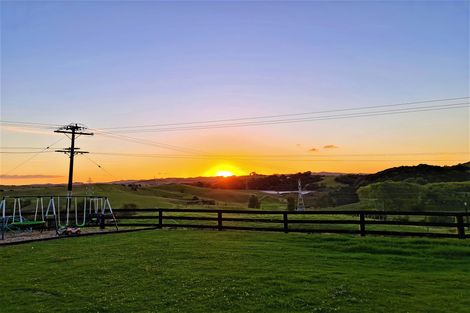 Photo of property in 7 Mountain Road, Kaiwaka, Maungaturoto, 0587
