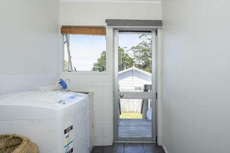 Photo of property in 23 Luckens Road, West Harbour, Auckland, 0618