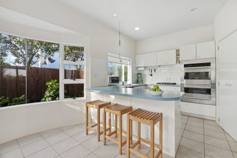 Photo of property in 27c Heathcote Road, Castor Bay, Auckland, 0620
