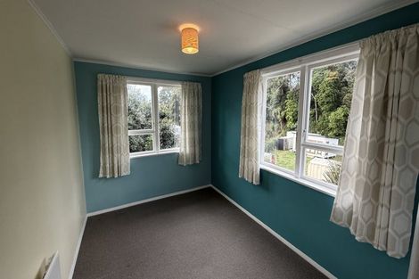 Photo of property in 24 Banks Street, Marfell, New Plymouth, 4310