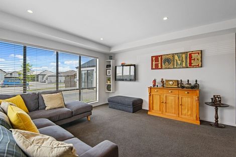Photo of property in 59 Cameo Grove, Marshland, Christchurch, 8083