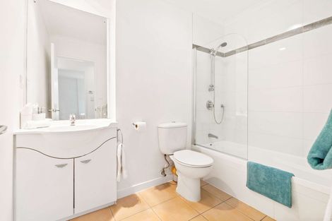 Photo of property in 36 Gunner Drive, Te Atatu Peninsula, Auckland, 0610