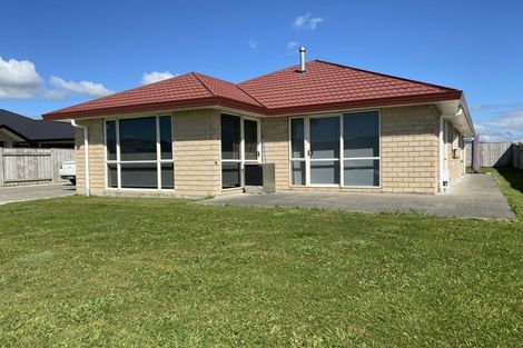 Photo of property in 54 Geneva Terrace, Kelvin Grove, Palmerston North, 4414