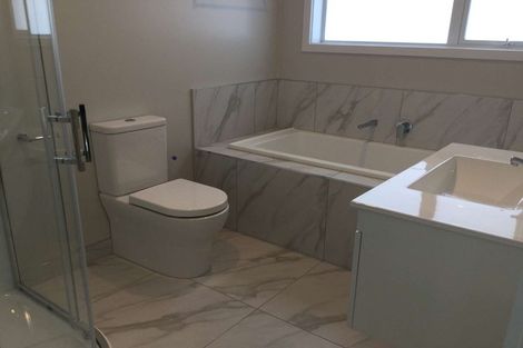 Photo of property in 18 Ridgeview Close, Red Beach, 0932