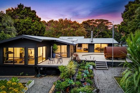 Photo of property in 192 Mountain Road, Henderson Valley, Auckland, 0612