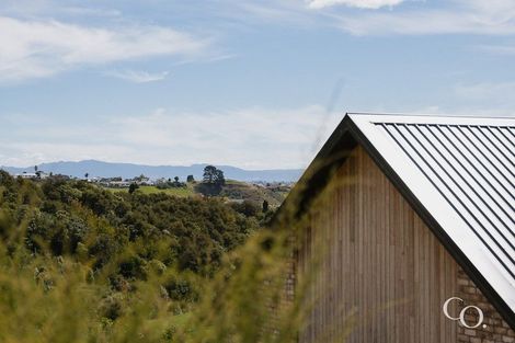 Photo of property in 42 Te Auhi Way, Welcome Bay, Tauranga, 3112