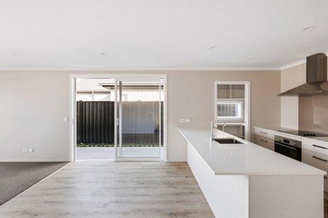 Photo of property in 60 Empire Crescent, Papamoa, 3118