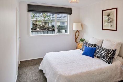 Photo of property in 41-43 Pukatea Street, Eastbourne, Lower Hutt, 5013