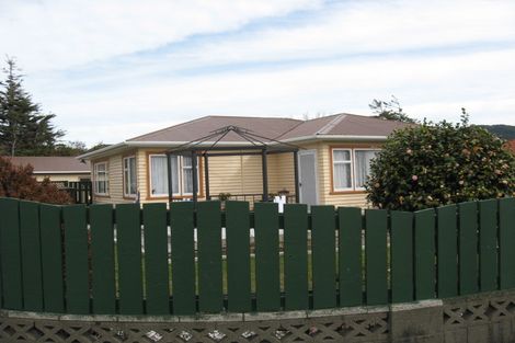 Photo of property in 29 Russell Road, Wainuiomata, Lower Hutt, 5014