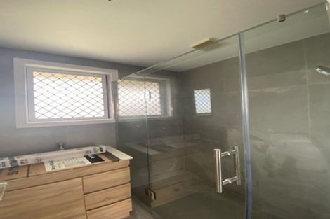 Photo of property in 1/55 Fruitvale Road, New Lynn, Auckland, 0600