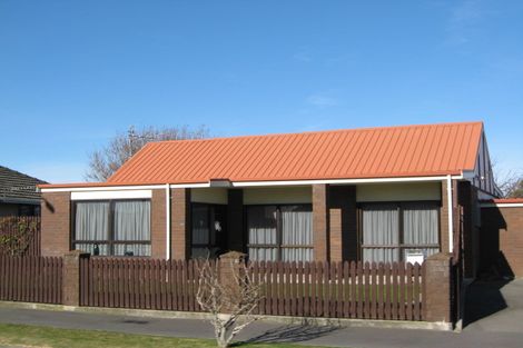 Photo of property in 2/49 Castletown Place, New Brighton, Christchurch, 8083