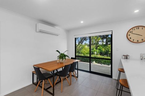 Photo of property in 6 Tarara Lane, Kumeu, 0810