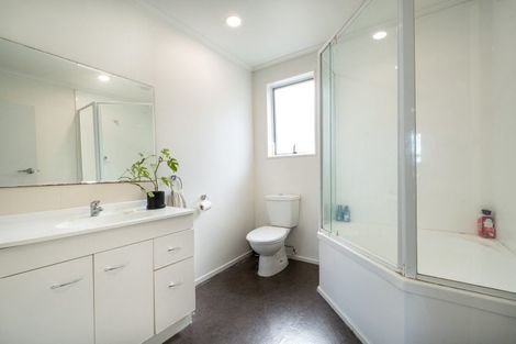 Photo of property in 43 Karaka Street, Helensville, 0800