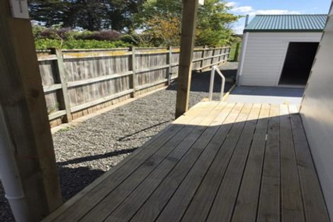 Photo of property in 37 Porritt Place, Waipukurau, 4200