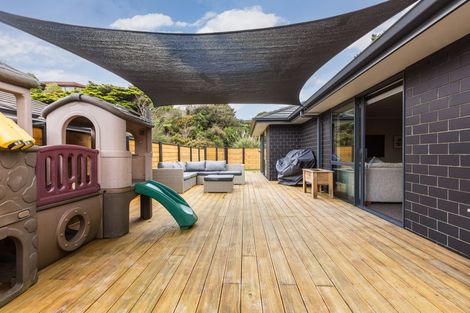 Photo of property in 1 Genoa Place, Whitby, Porirua, 5024