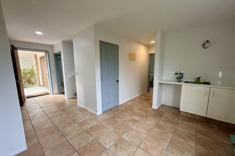 Photo of property in 2/30 Princes Street, Northcote Point, Auckland, 0627