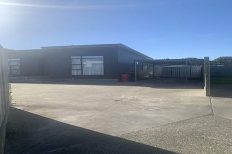 Photo of property in 48 Exeter Crescent, Takaro, Palmerston North, 4412