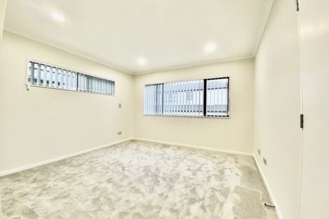 Photo of property in 5 Cloonlyon Drive, Flat Bush, Auckland, 2019