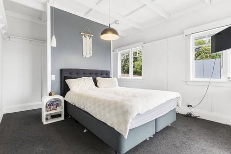 Photo of property in 18 Penton Road, Stanmore Bay, Whangaparaoa, 0932