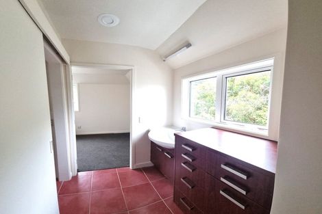 Photo of property in 11 Lawson Place, Mount Victoria, Wellington, 6011