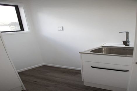 Photo of property in 2/128 Manuka Road, Bayview, Auckland, 0629