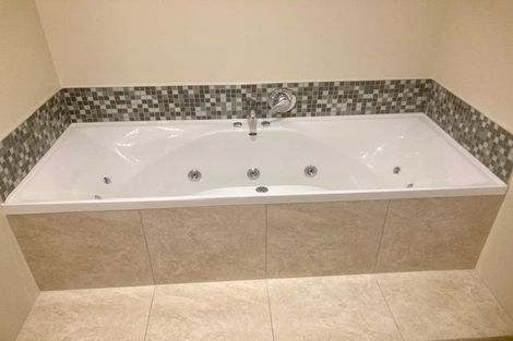 Photo of property in 8b Fiesta Grove, Raumati Beach, Paraparaumu, 5032