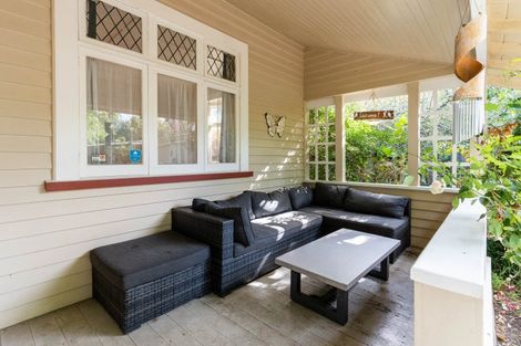 Photo of property in 6 Ross Street, Marton, 4710