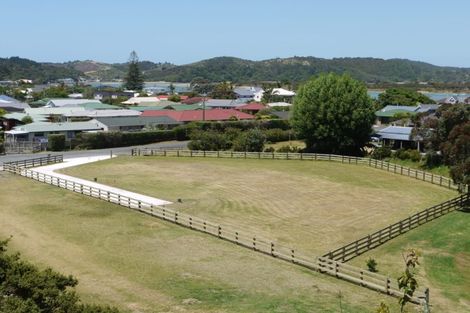 Photo of property in 15 Kakariki Road, Ngunguru, Whangarei, 0173
