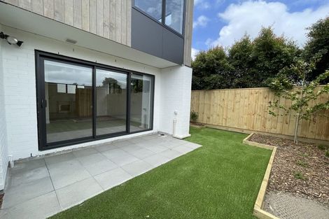 Photo of property in 12/12 Tawa Road, Te Atatu Peninsula, Auckland, 0610