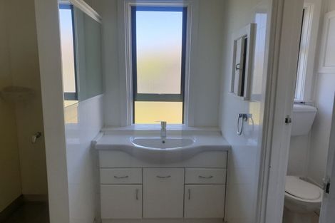 Photo of property in 15 Meeanee Road, Taradale, Napier, 4112