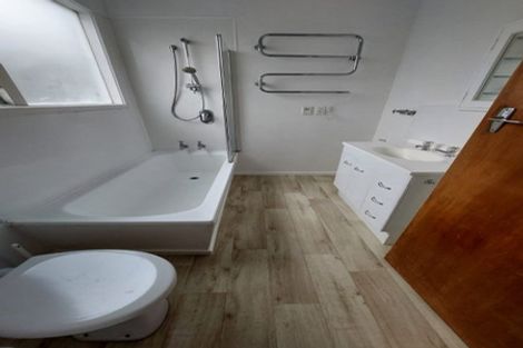 Photo of property in 1/27a Randwick Road, Northland, Wellington, 6012