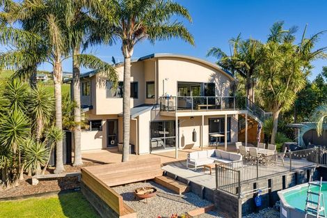 Photo of property in 381 Cove Road, Waipu, 0582