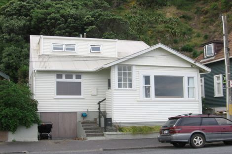 Photo of property in 184 The Esplanade, Island Bay, Wellington, 6023