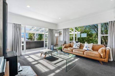 Photo of property in 37 Waimumu Road, Massey, Auckland, 0614