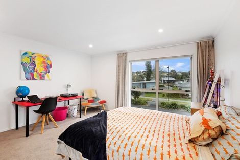 Photo of property in 11 Kukuwai Avenue, Red Beach, 0932