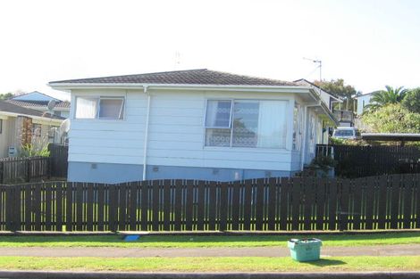 Photo of property in 2/4 Sentosa Place, Clover Park, Auckland, 2019