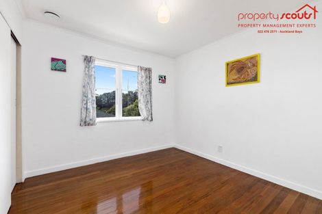 Photo of property in 537 Glenfield Road, Glenfield, Auckland, 0629