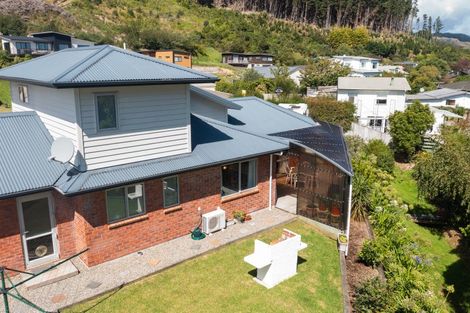 Photo of property in 16 Matuhi Street, Waikanae, 5036